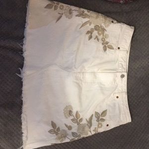 Abercrombie&Fitch embroidered high-rise skirt